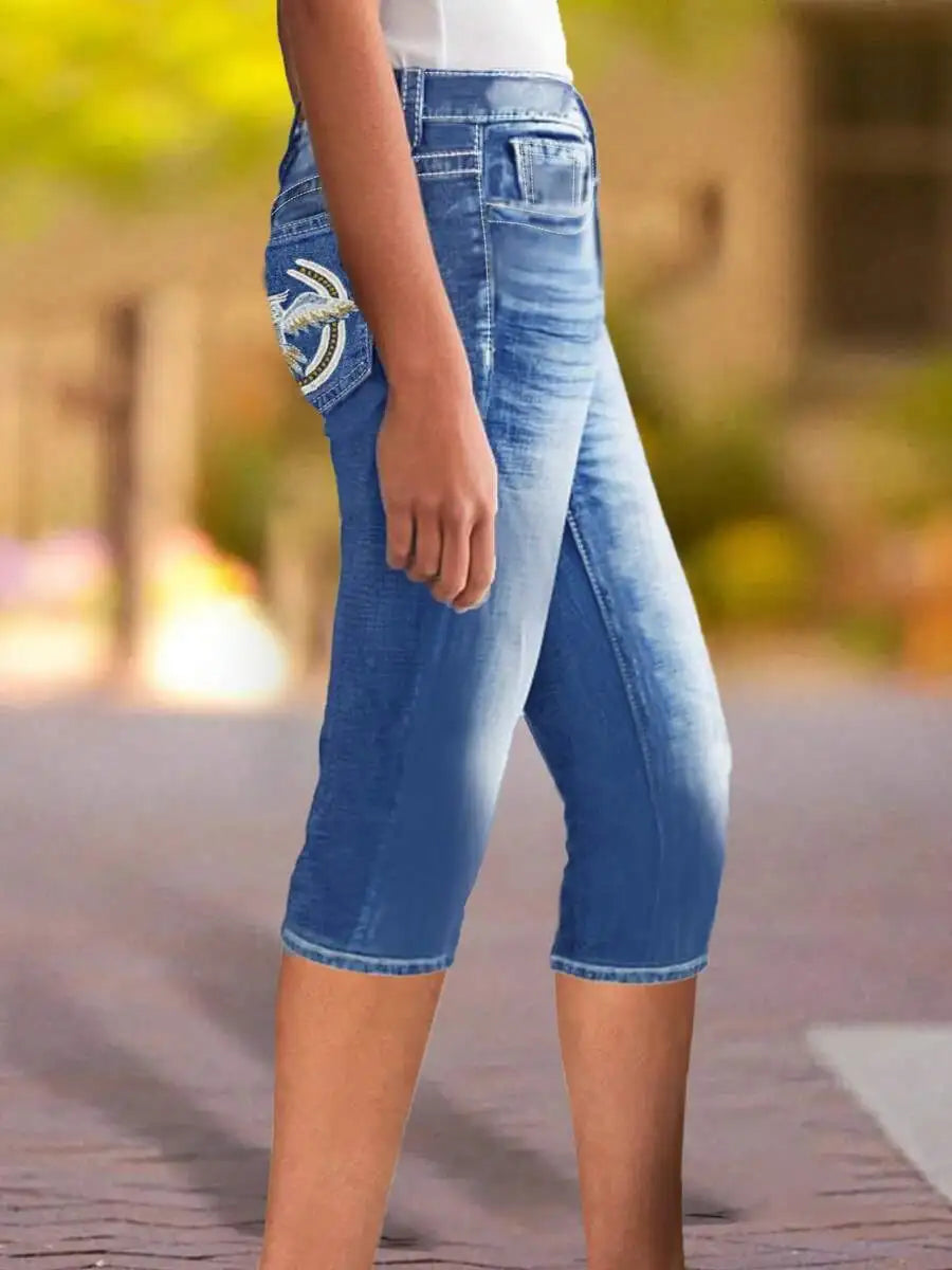 Flying Eagle Embroidered Denim Capri Pants For Women