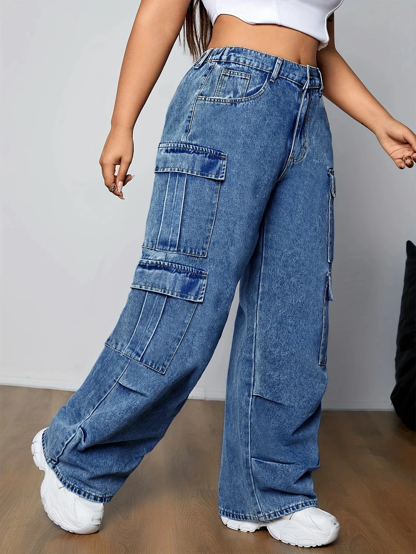 Women's Mid Rise Light Wash Cargo Wide Leg Jeans with Elastic Waist